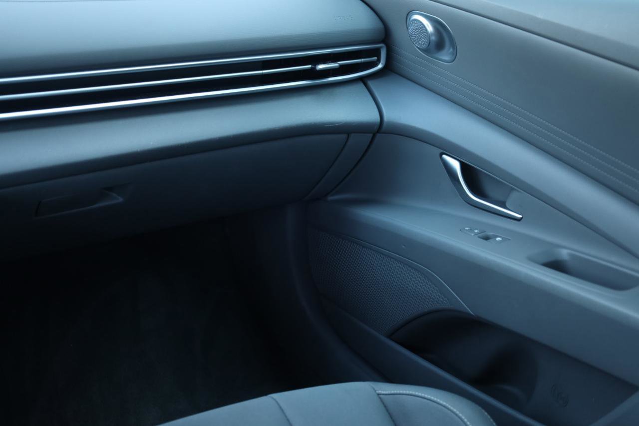 Used 2023 Hyundai Elantra SEL image 32