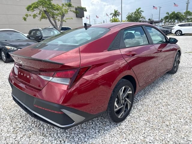 Used 2025 Hyundai Elantra Sport FWD image 6