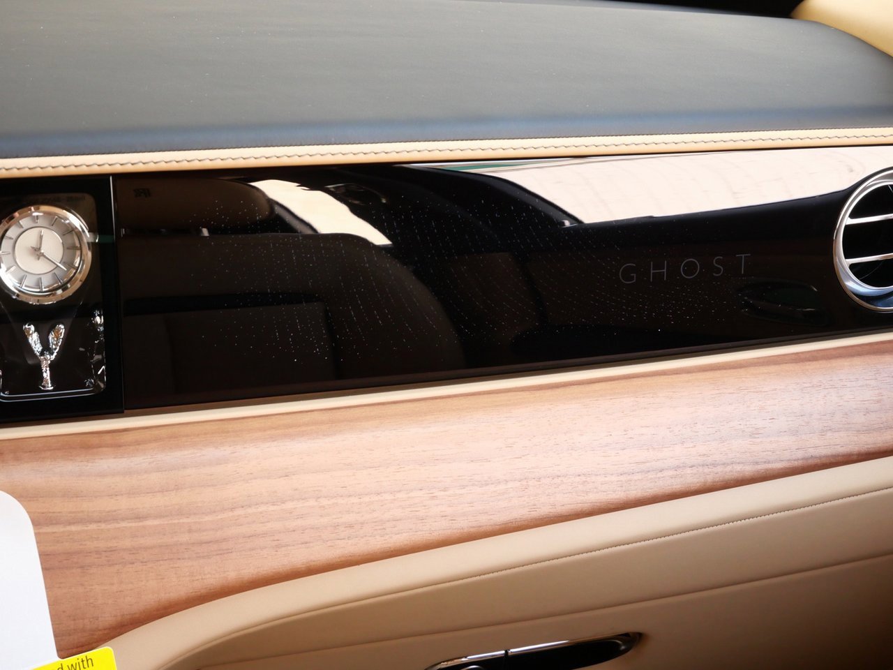 New 2025 Rolls-Royce Ghost image 28