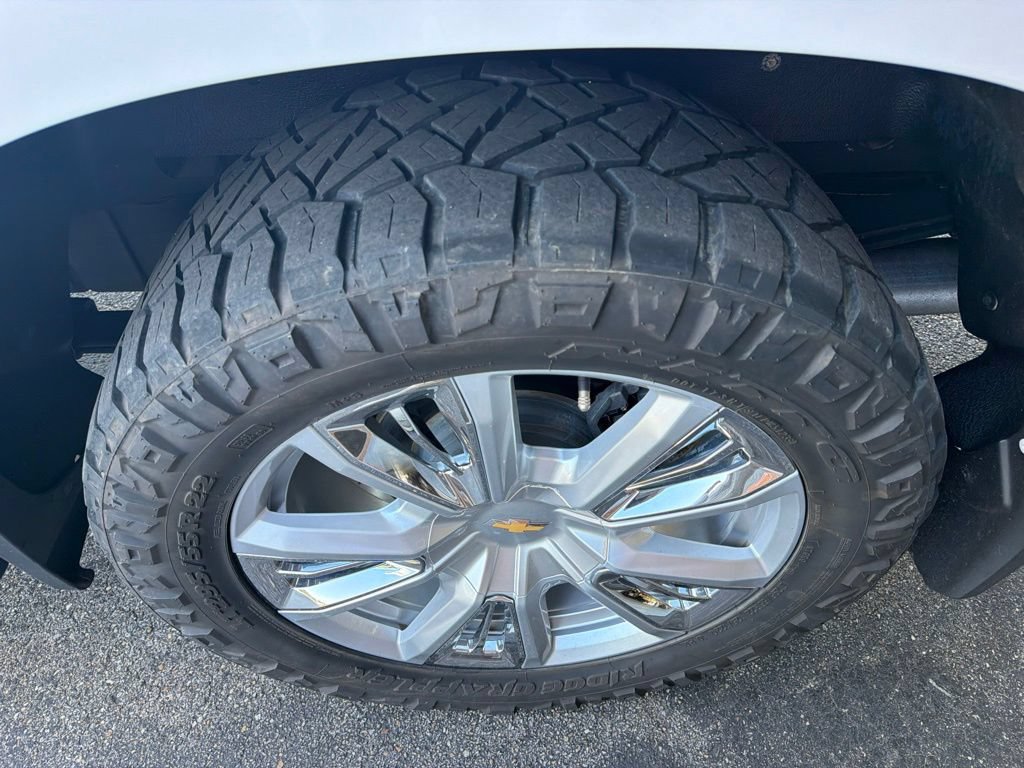 Used 2022 Chevrolet Silverado 1500 High Country w/ High Country Premium Package AWD/4WD image 11
