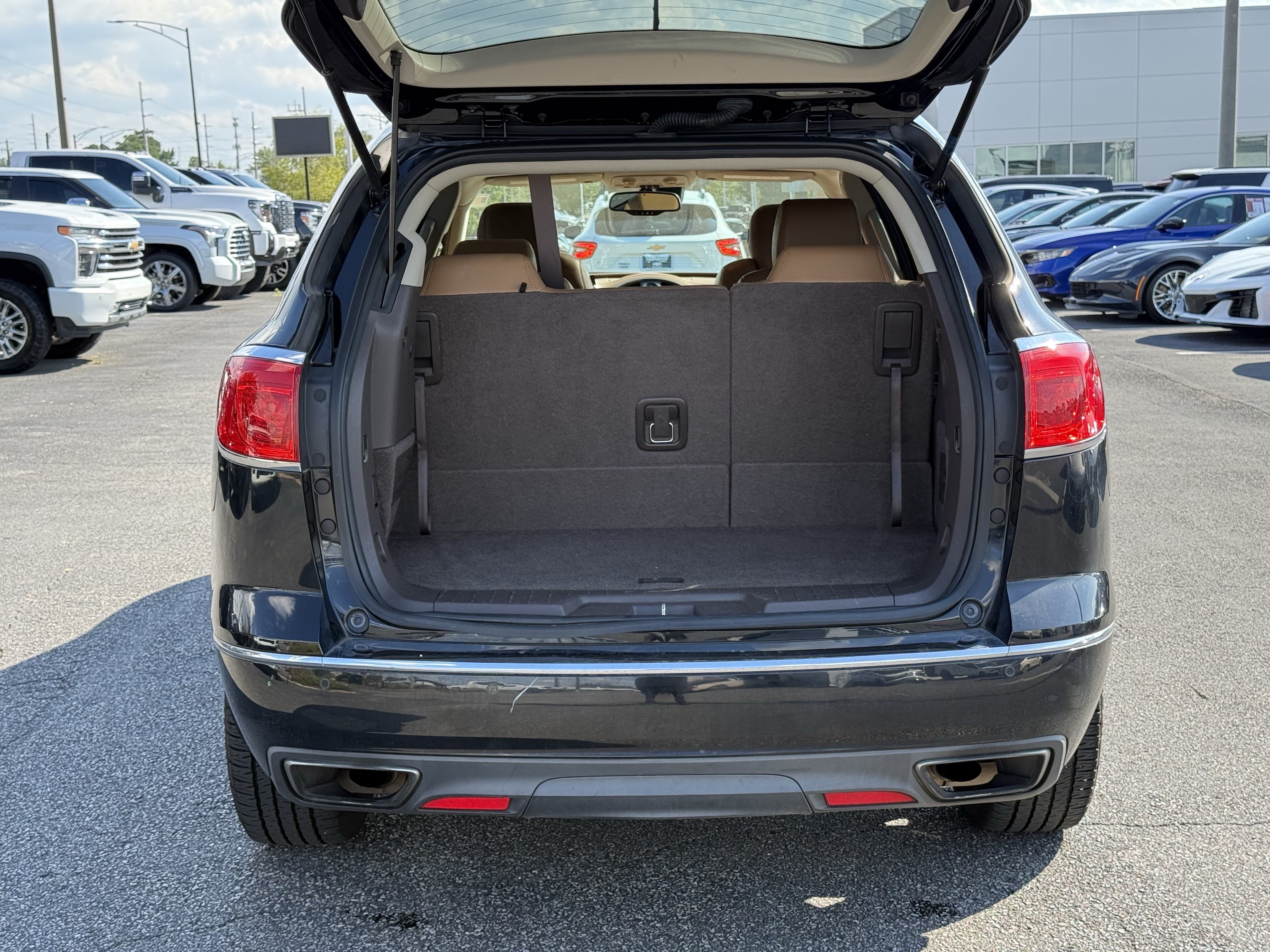 Used 2017 Buick Enclave Premium w/ Experience Buick Package FWD image 34