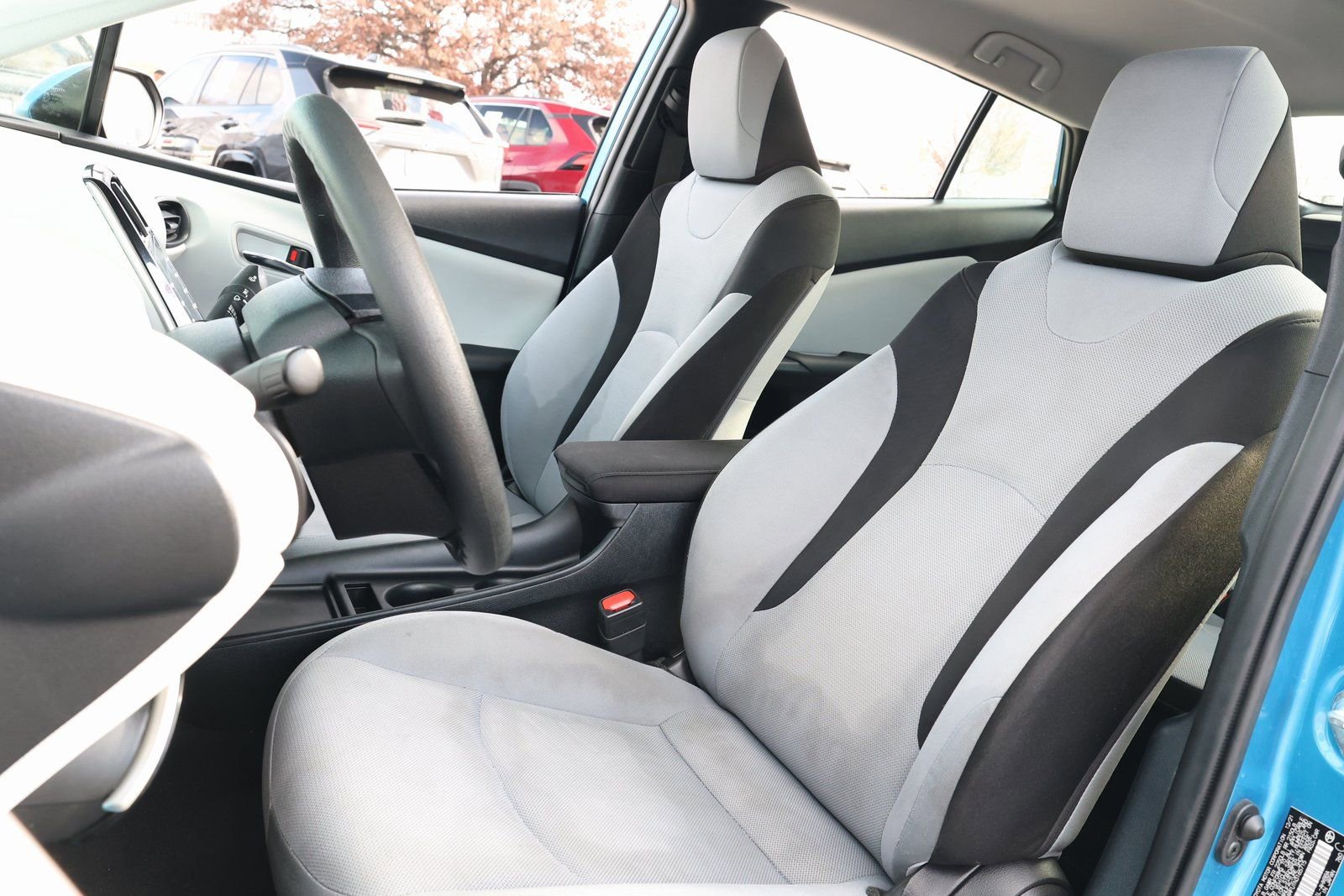 Used 2022 Toyota Prius L Eco image 26