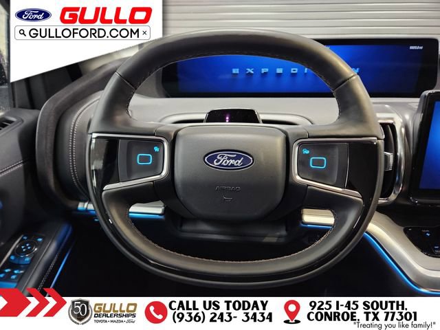 Used 2025 Ford Expedition Platinum w/ Driver's Package AWD/4WD image 12