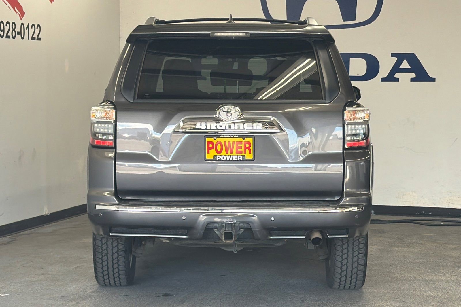 Used 2016 Toyota 4Runner Limited AWD/4WD image 4