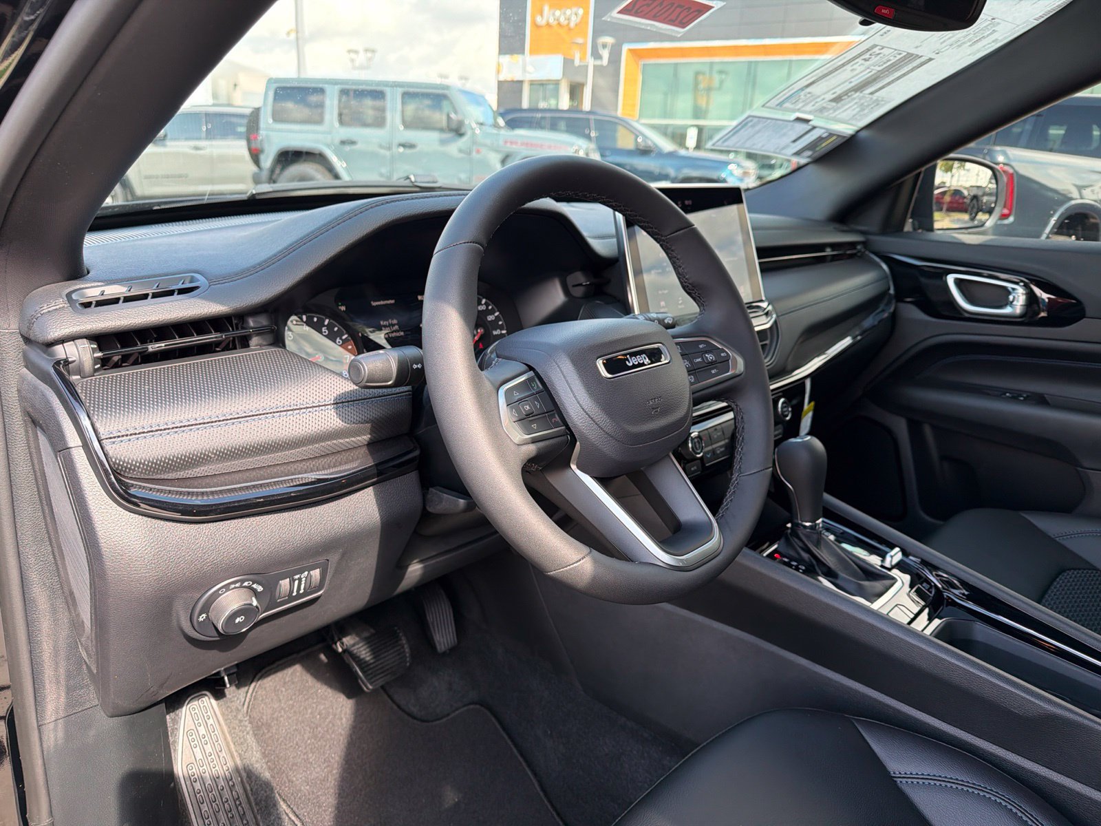 New 2027 Jeep Compass Latitude AWD/4WD image 10