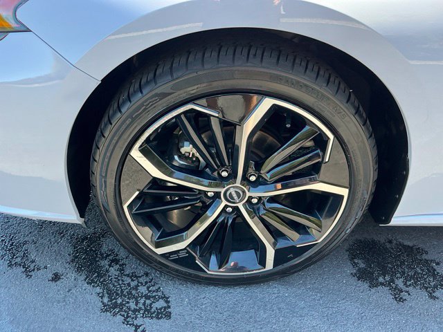 Used 2025 Nissan Altima 2.5 SR FWD image 15