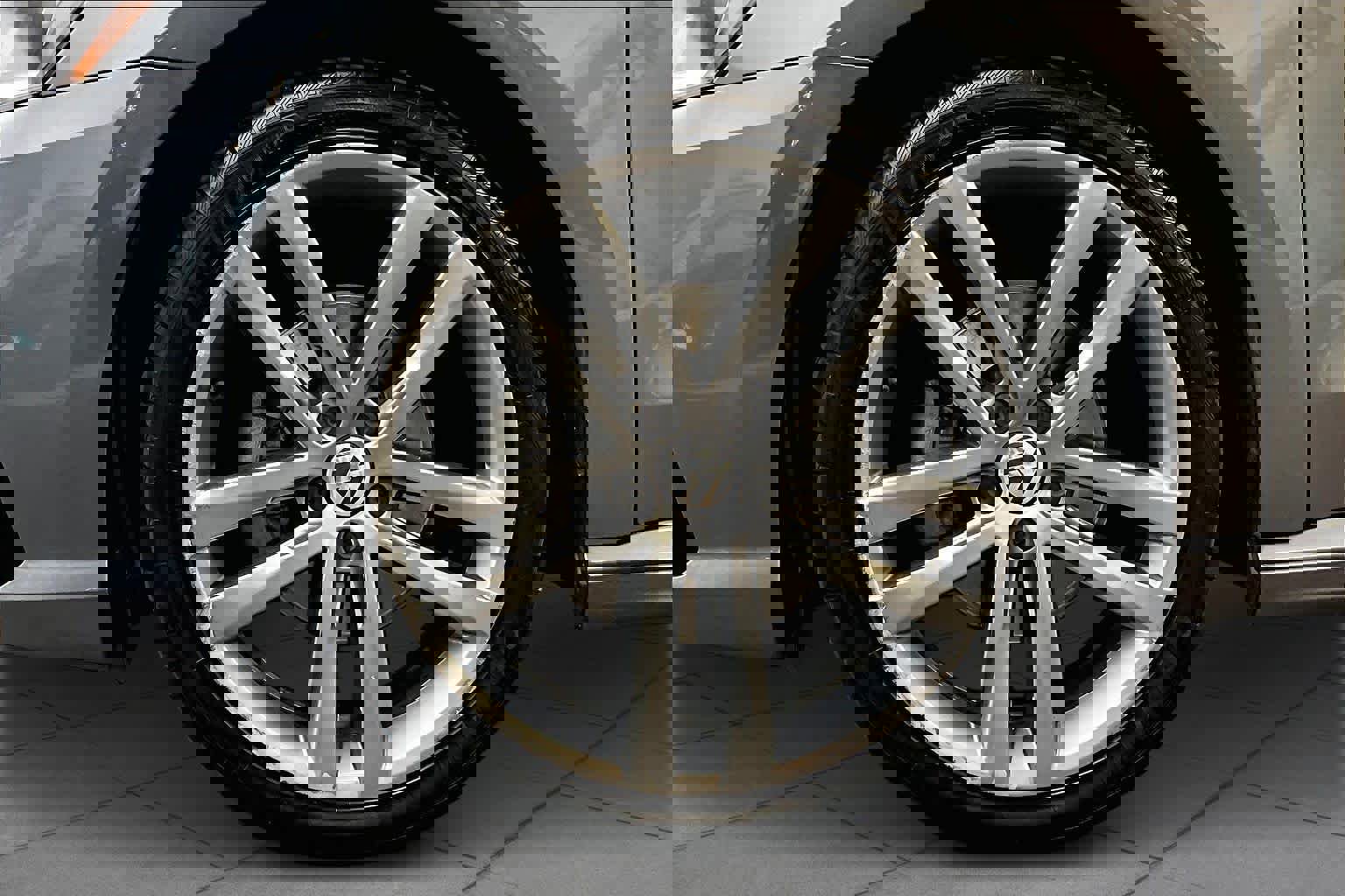 Used 2018 Volkswagen Passat 2.0T R-Line image 11