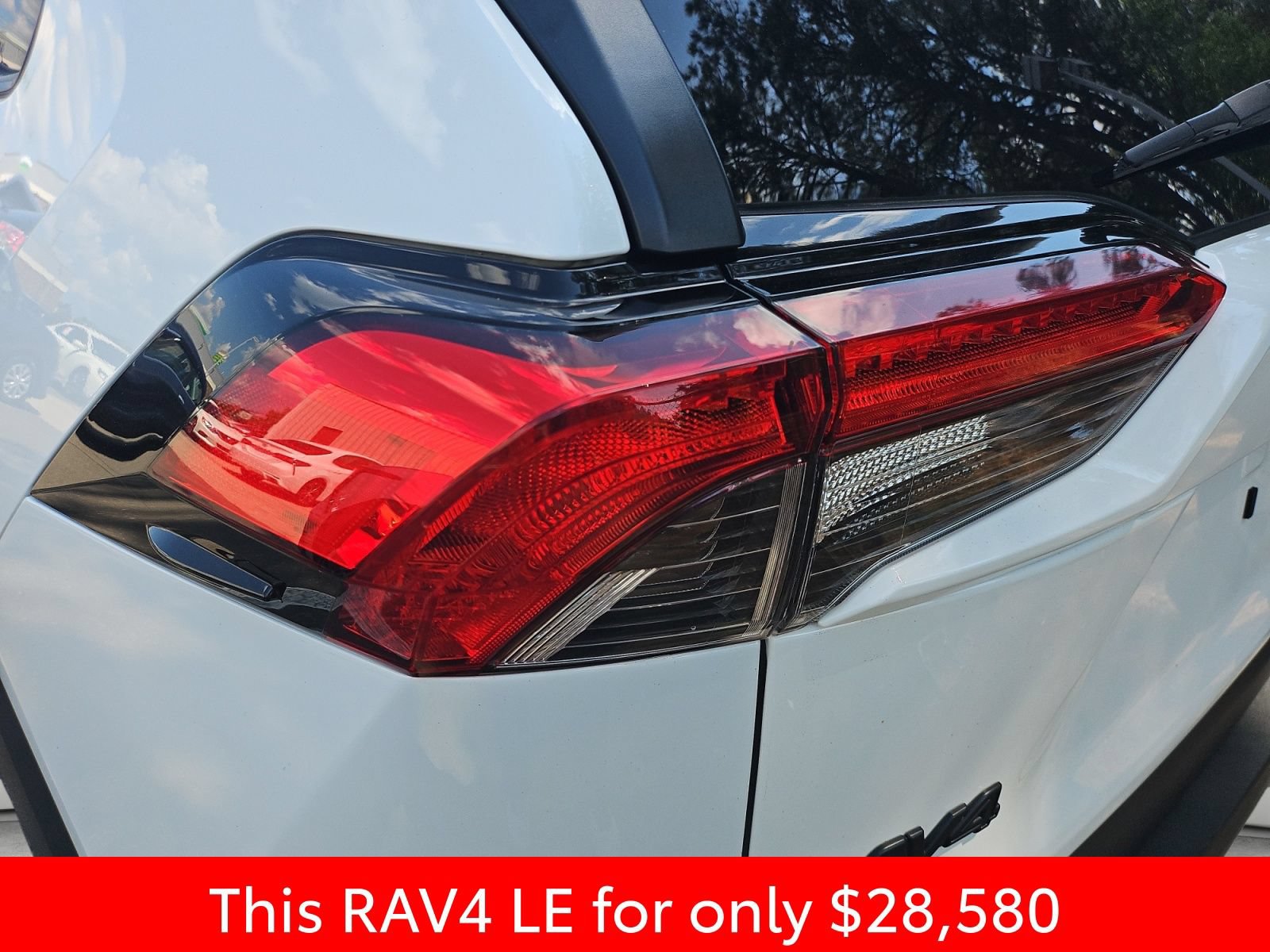Used 2023 Toyota RAV4 LE AWD/4WD image 19