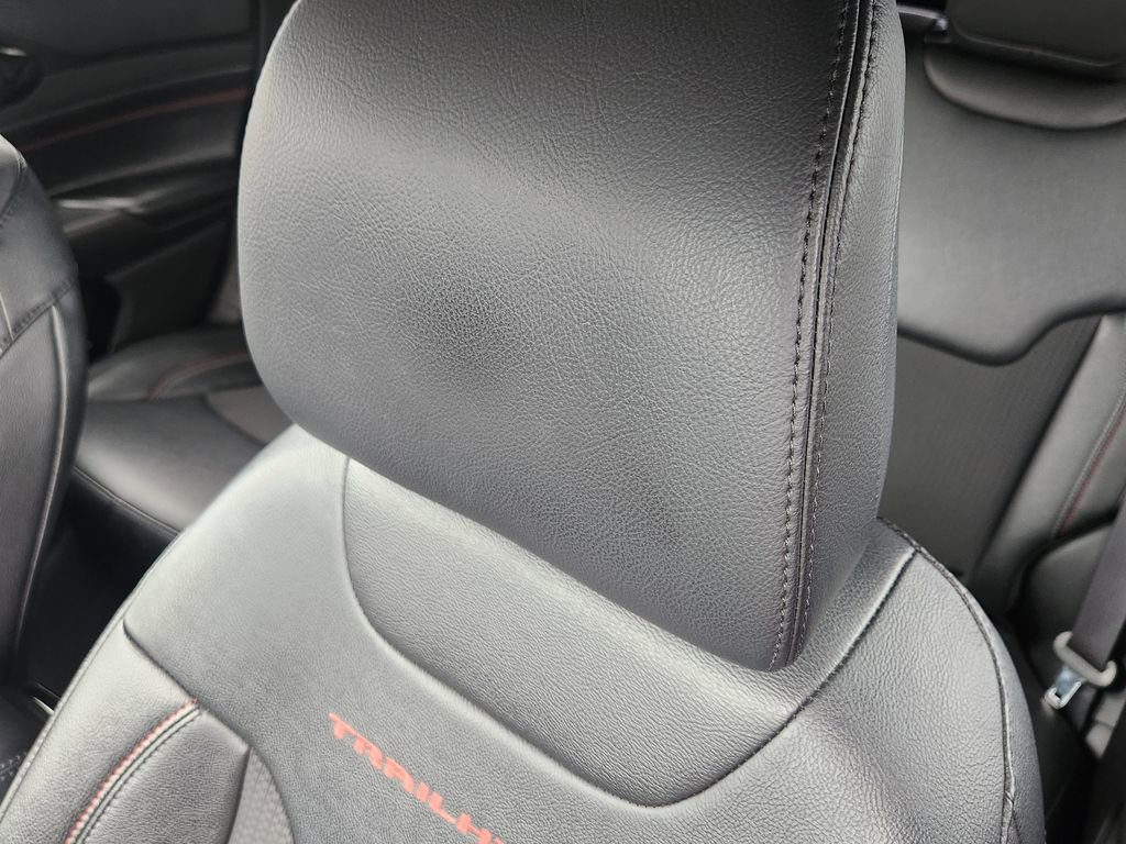 Used 2024 Jeep Compass Trailhawk image 6