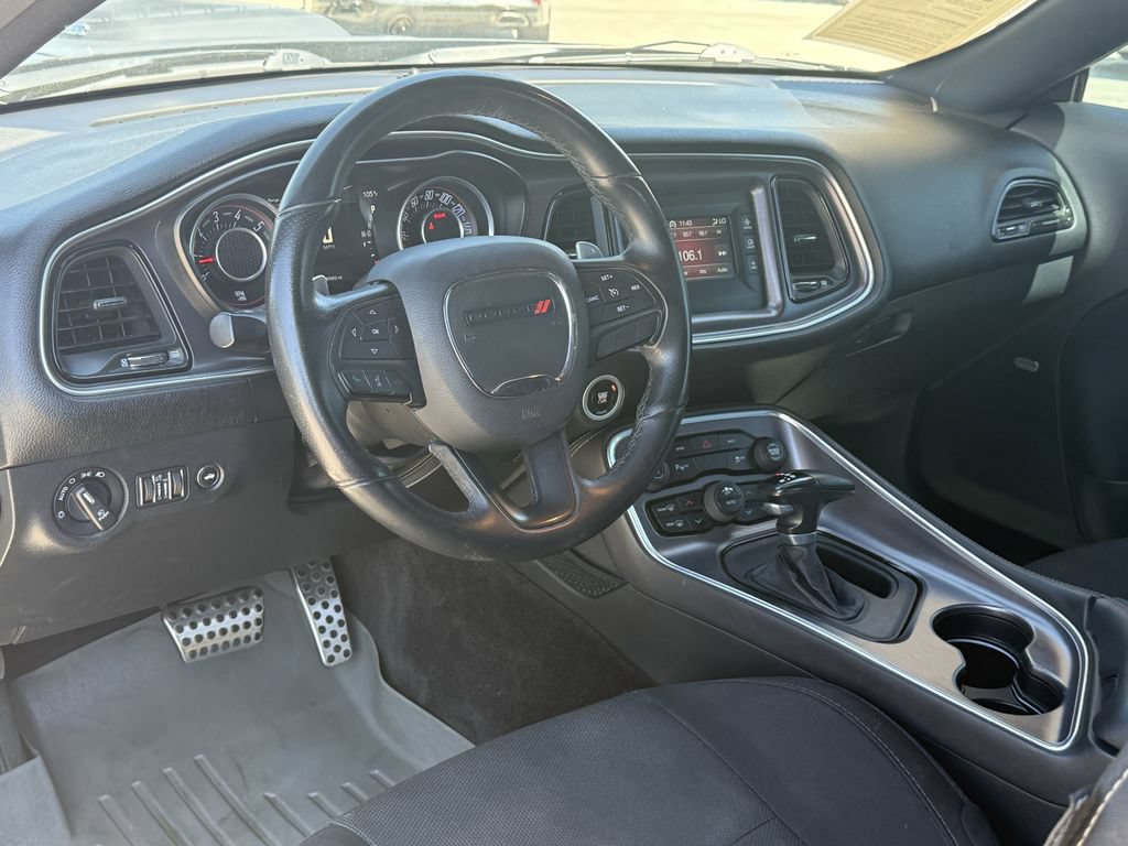 Used 2016 Dodge Challenger R/T RWD image 11