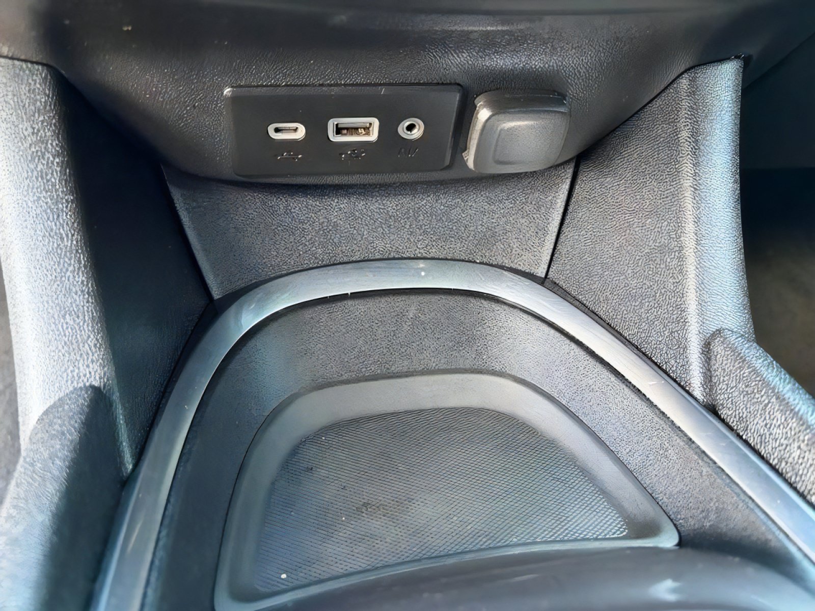 Used 2020 Chevrolet Malibu LT FWD image 28