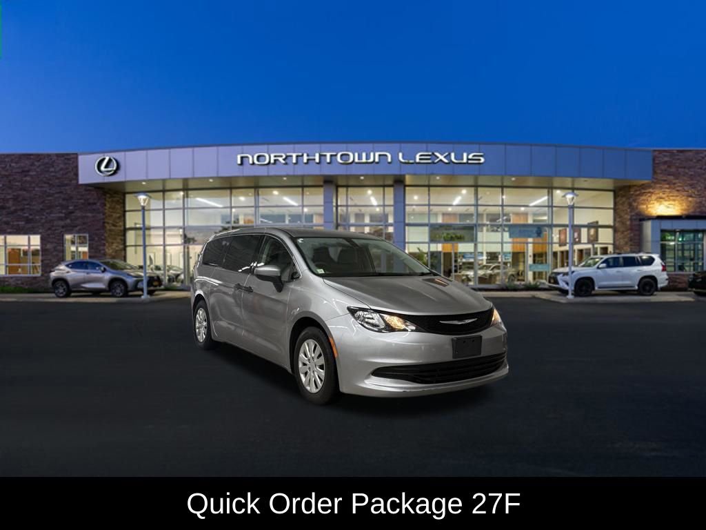 Used 2019 Chrysler Pacifica L image 3