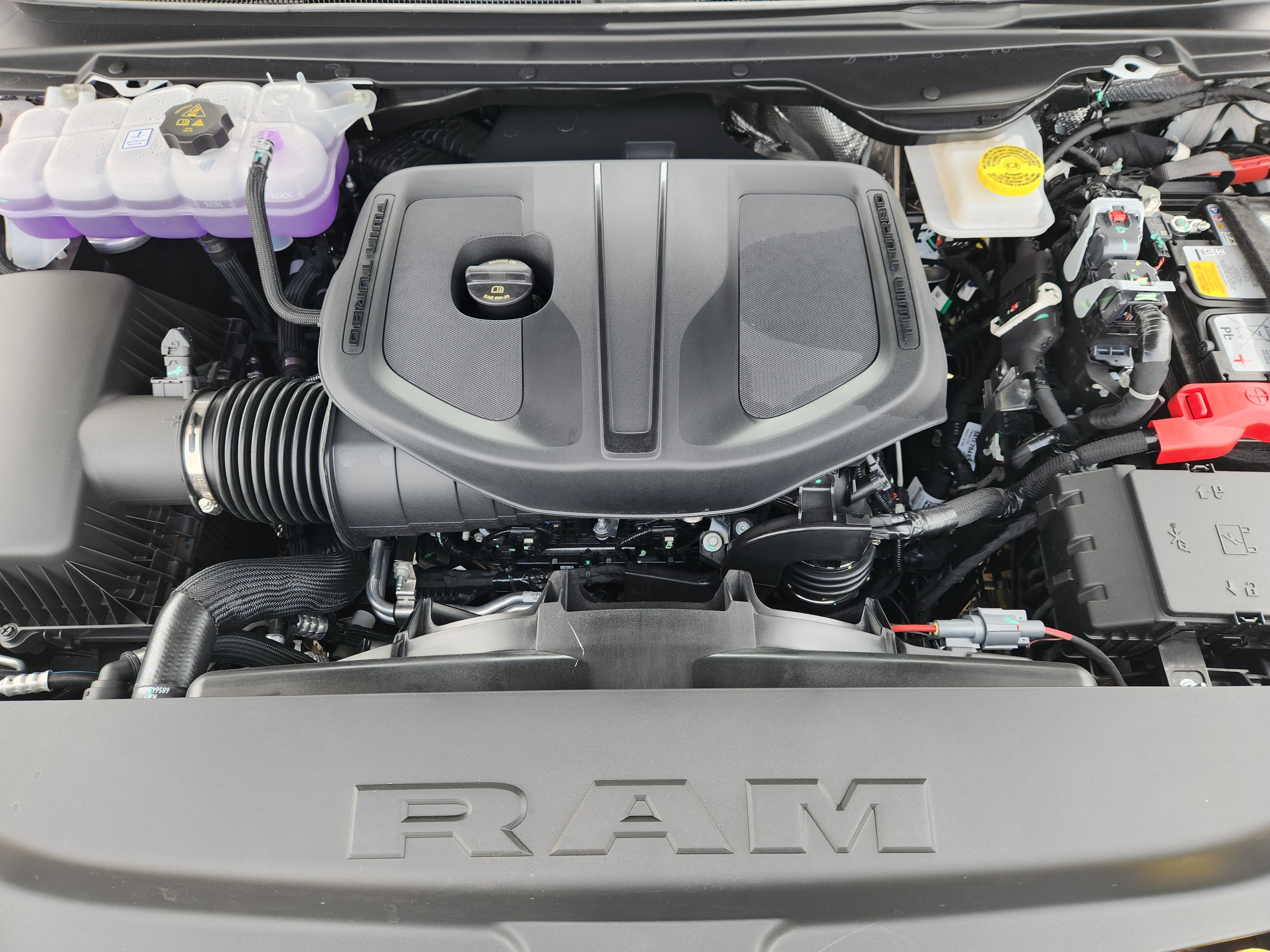 New 2026 RAM 1500 Laramie AWD/4WD image 21