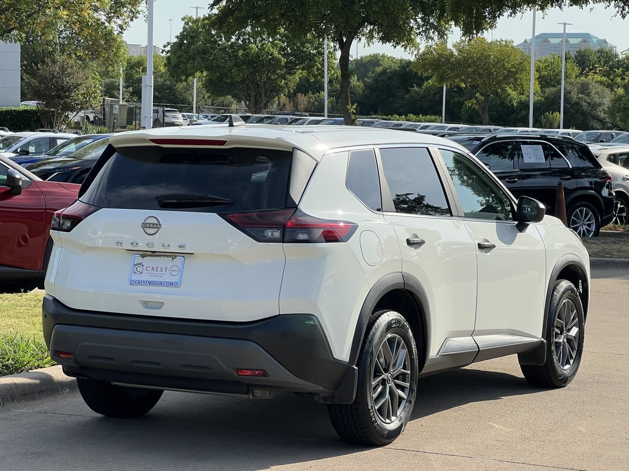 Used 2023 Nissan Rogue S FWD image 4