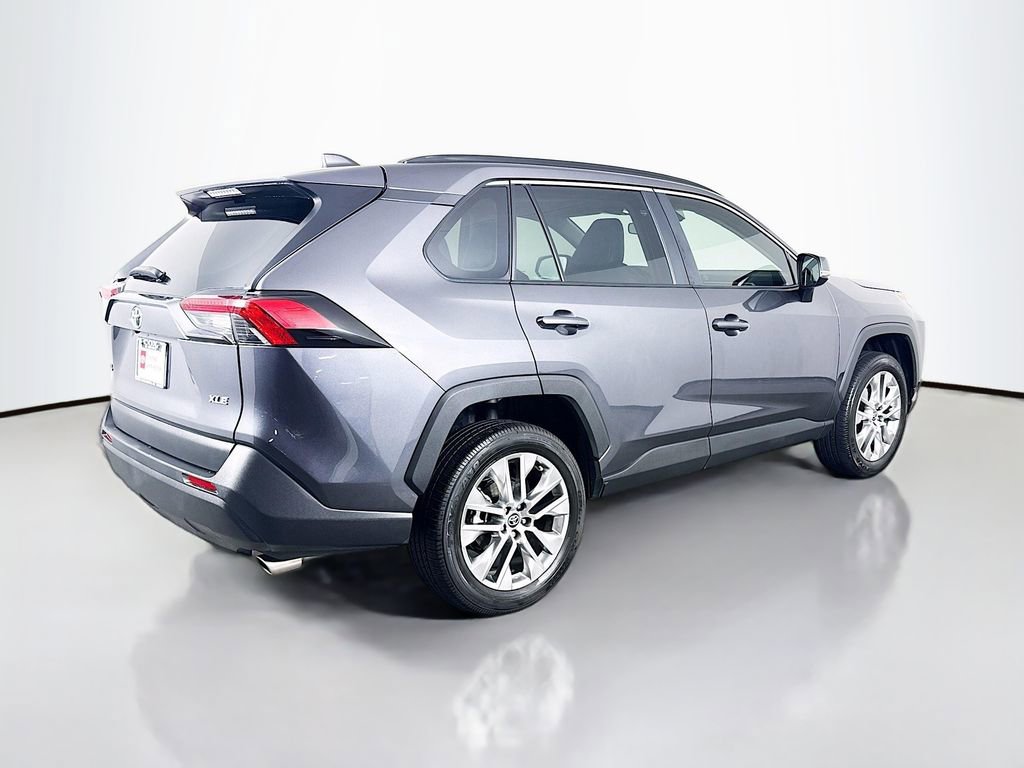 Used 2023 Toyota RAV4 XLE Premium FWD image 5