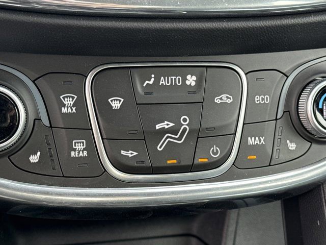 Used 2018 Chevrolet Volt Premier image 32