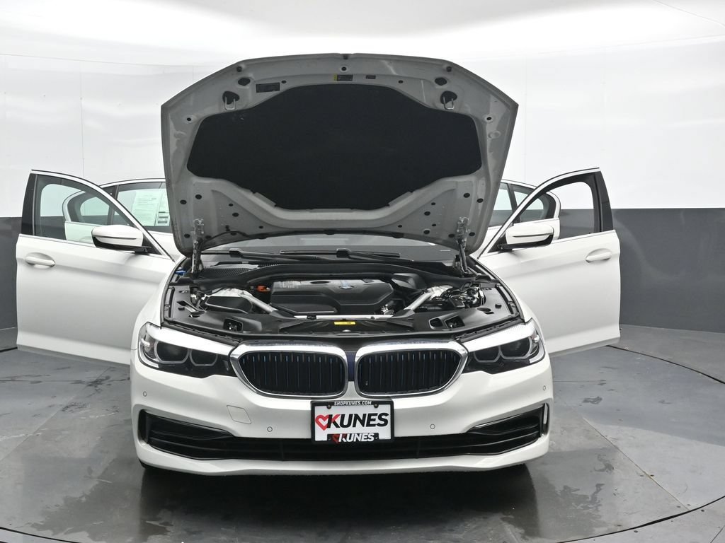 Used 2019 BMW 530e xDrive w/ Convenience Package AWD/4WD image 49