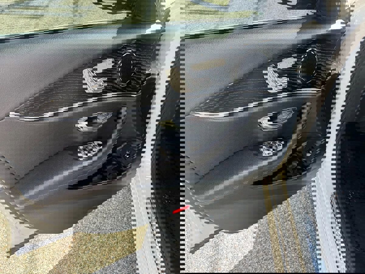 Used 2018 Mercedes-Benz E 300 w/ AMG Line Exterior image 8