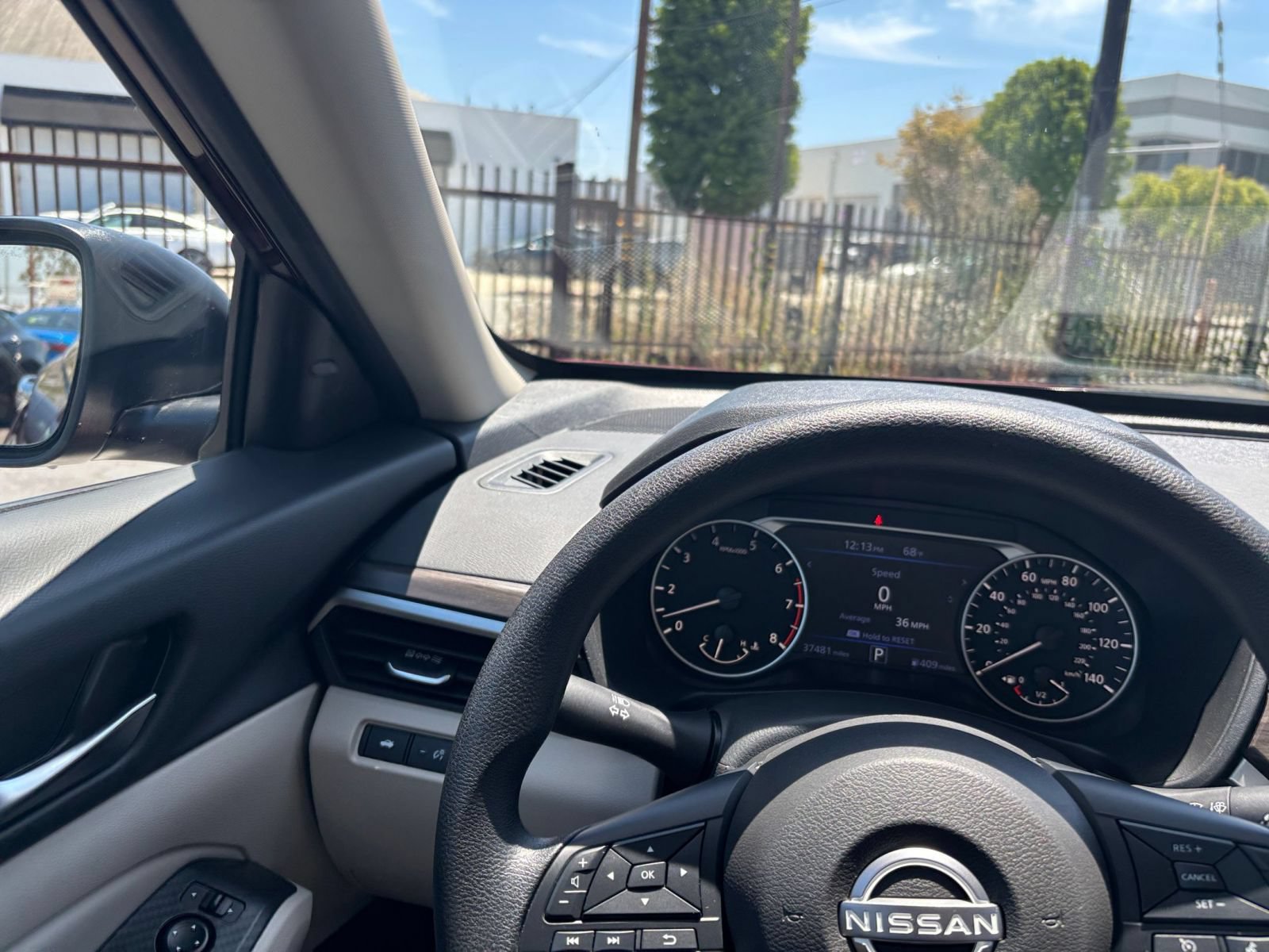 Used 2025 Nissan Altima 2.5 SV FWD image 35