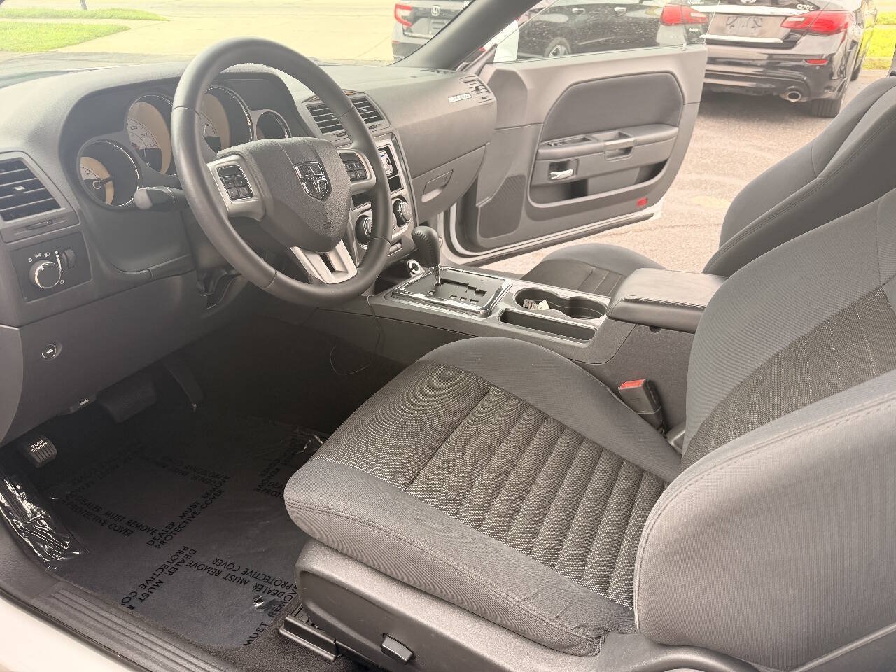 Used 2014 Dodge Challenger SXT RWD image 8