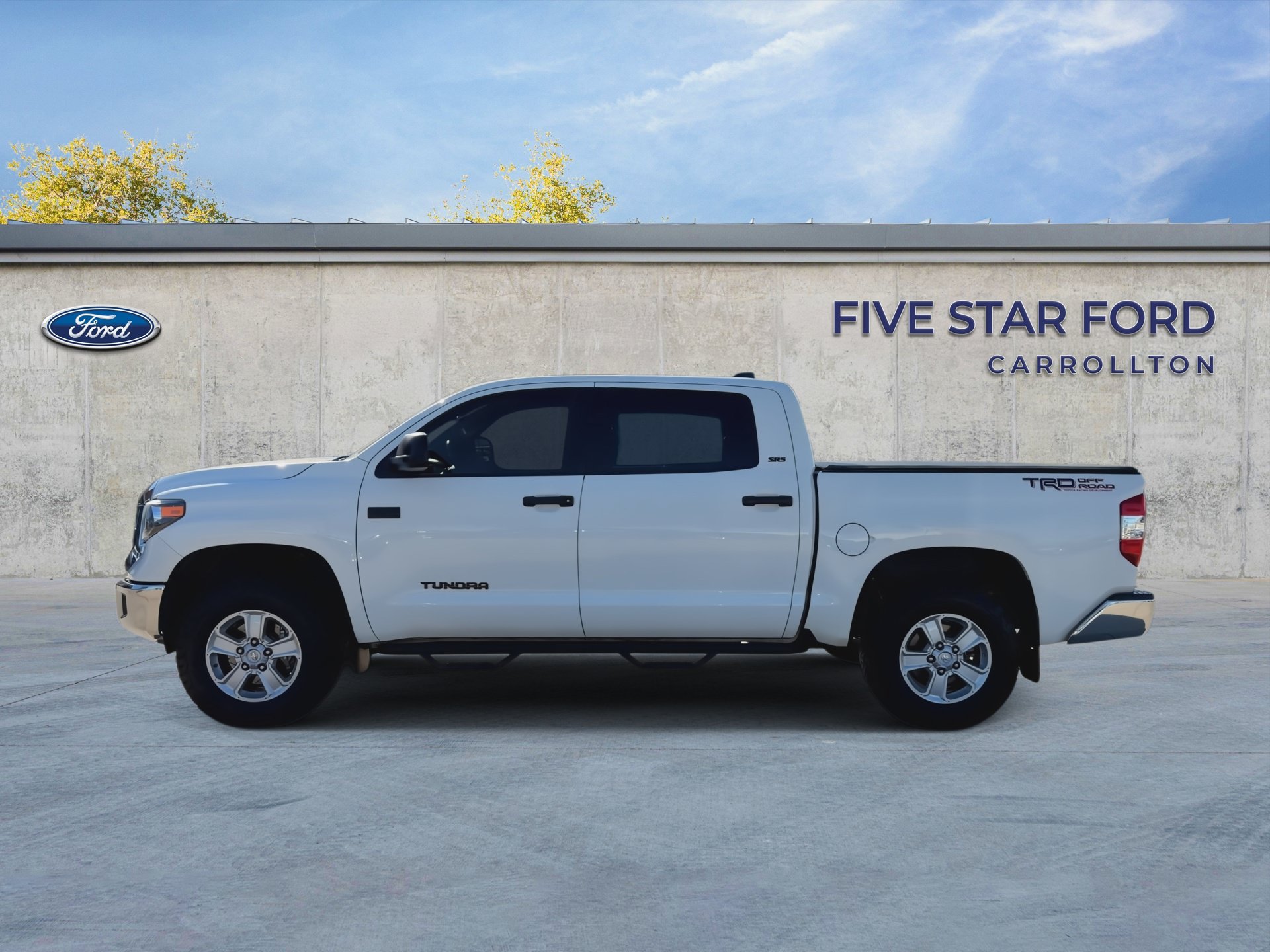 Used 2021 Toyota Tundra SR5 w/ SR5 Leather Package AWD/4WD image 5