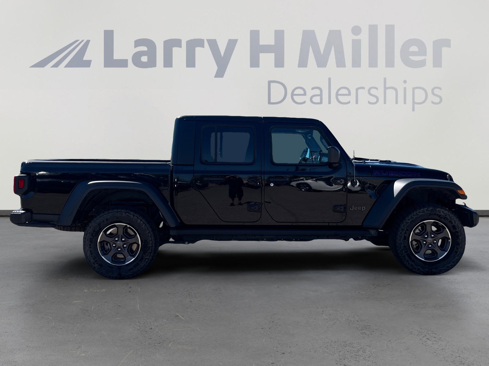 Used 2023 Jeep Gladiator Rubicon w/ Trailer Tow Package image 6