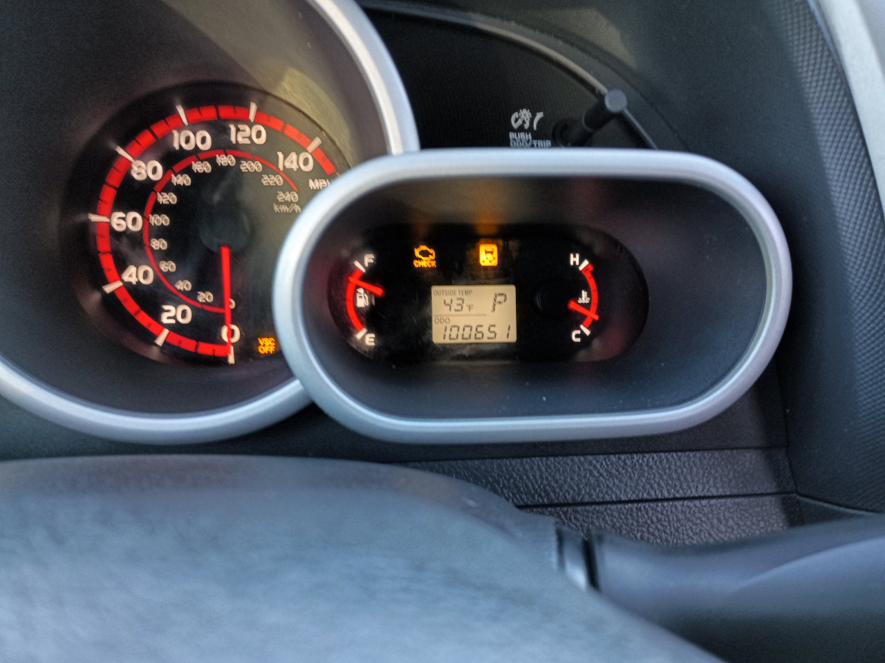 Used 2009 Pontiac Vibe 2.4L image 22