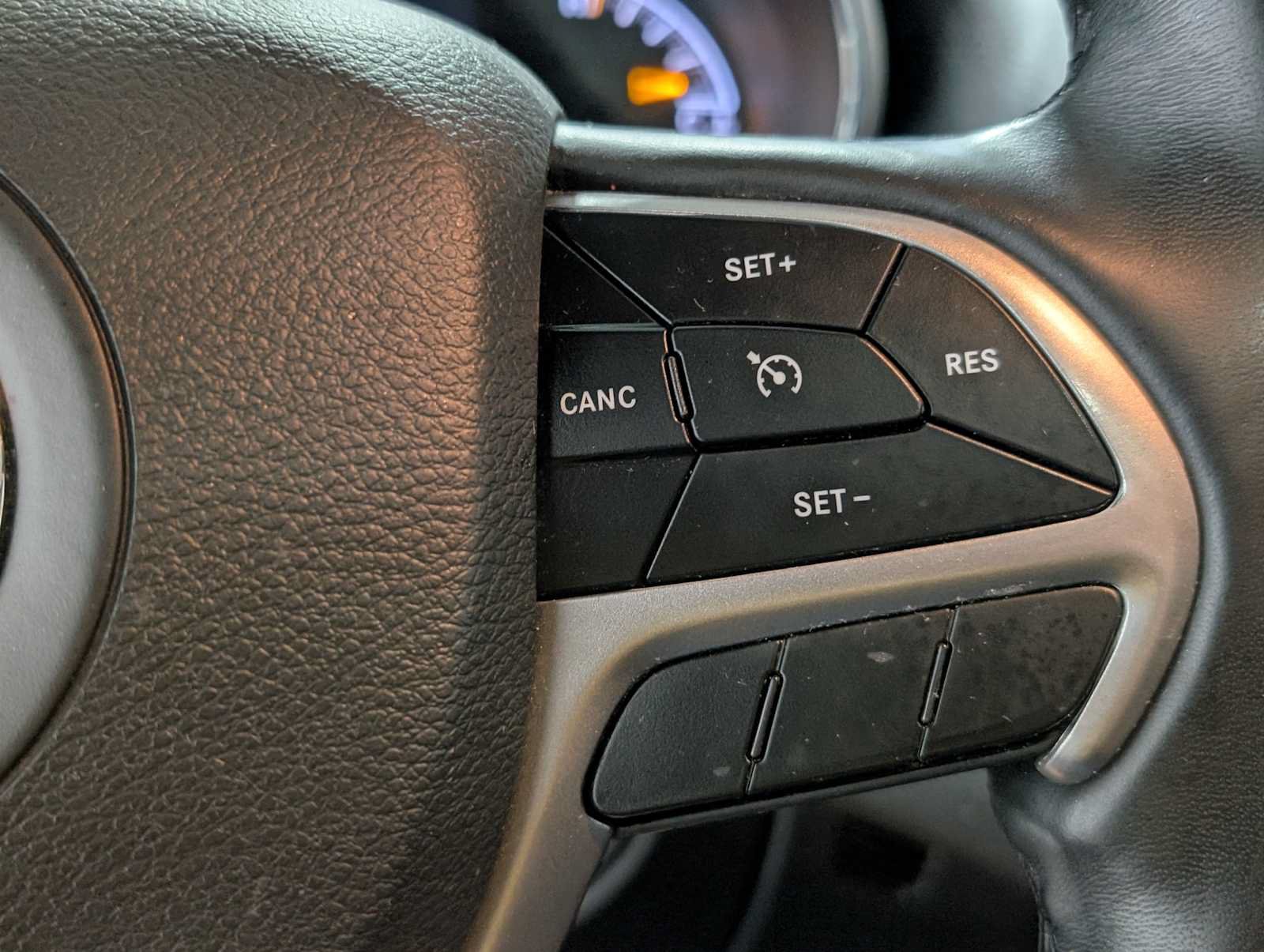 Used 2021 Jeep Grand Cherokee Laredo X AWD/4WD image 33