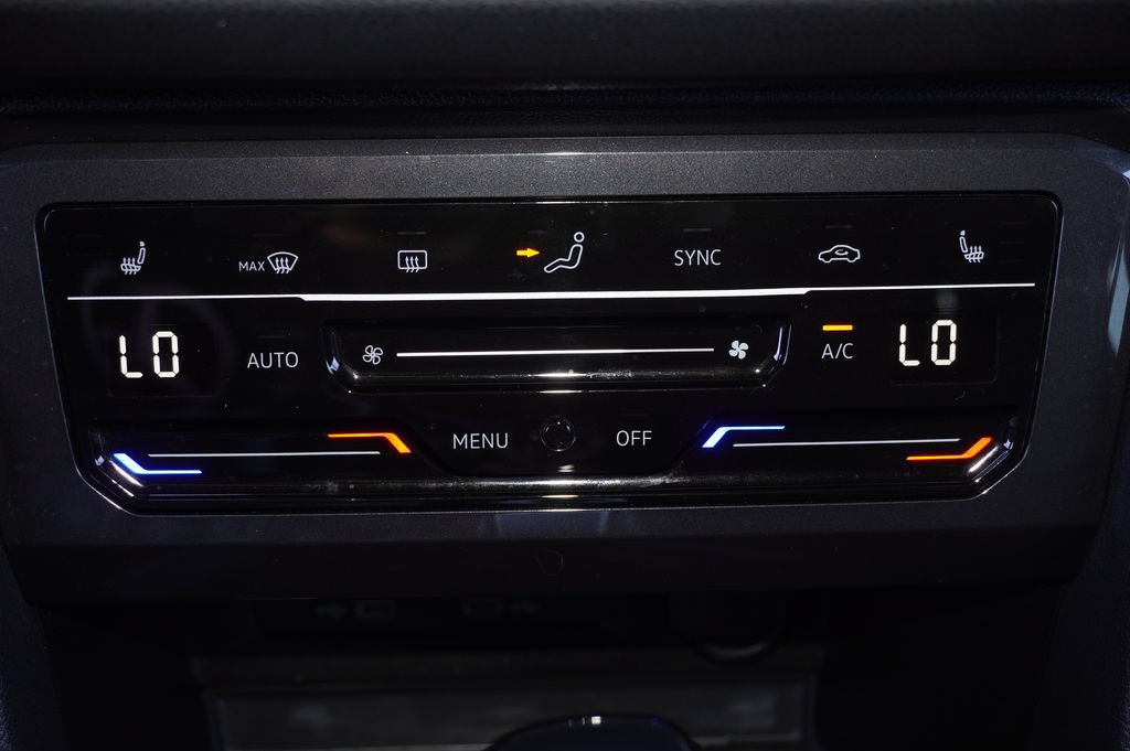 Used 2023 Volkswagen Tiguan SE R-Line AWD/4WD image 17