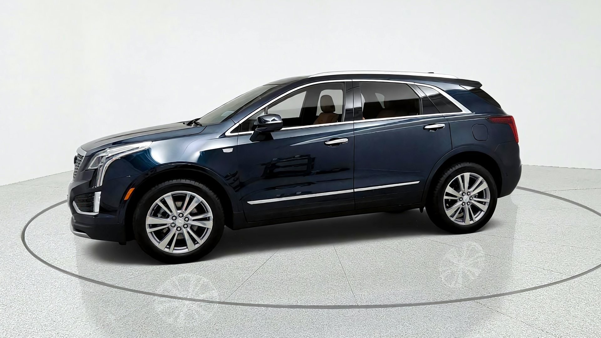 Certified 2024 Cadillac XT5 Premium Luxury w/ LPO, Floor Liner Package AWD/4WD image 2