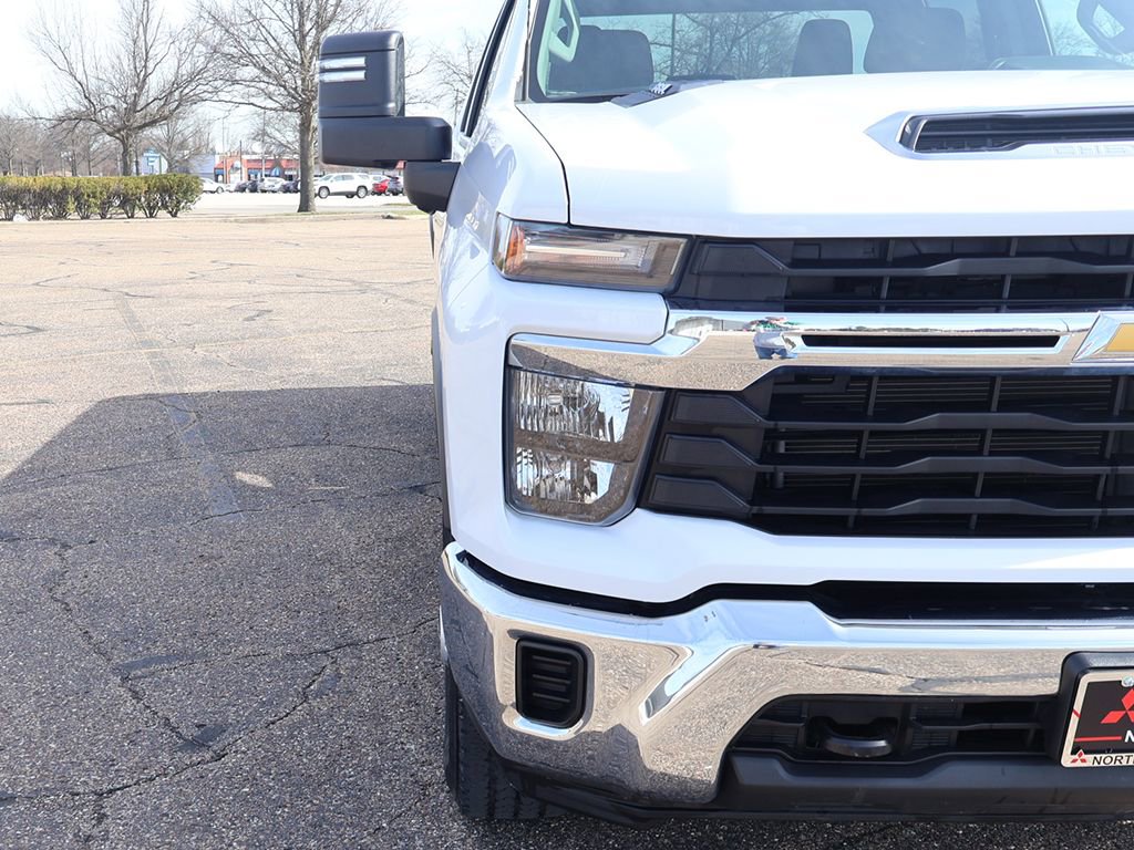 Used 2024 Chevrolet Silverado 2500 LT image 9
