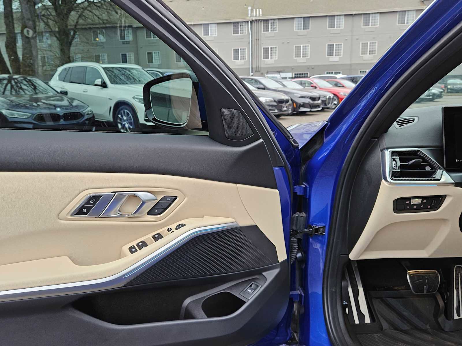 Used 2023 BMW 330i xDrive 330i xDrive w/ M Sport Package image 21