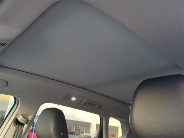 Certified 2025 Volkswagen Taos SE image 20