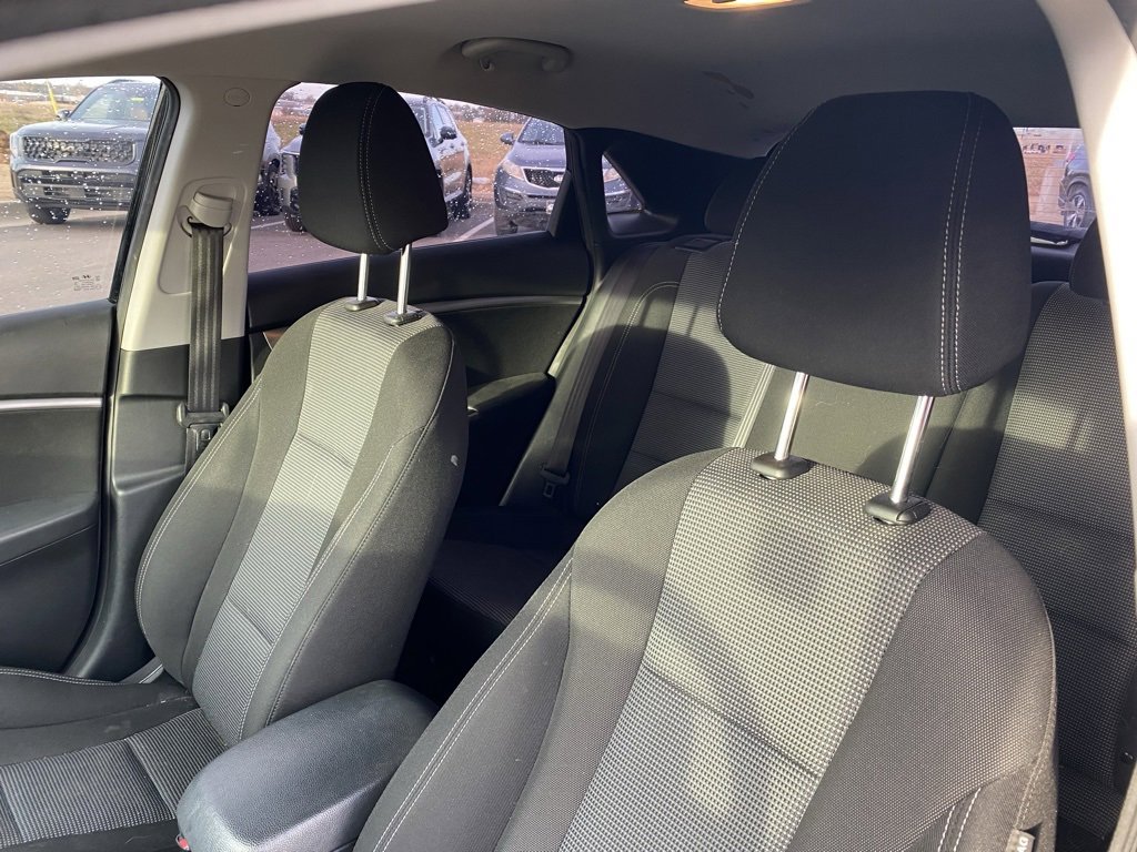 Used 2016 Hyundai Elantra GT image 9