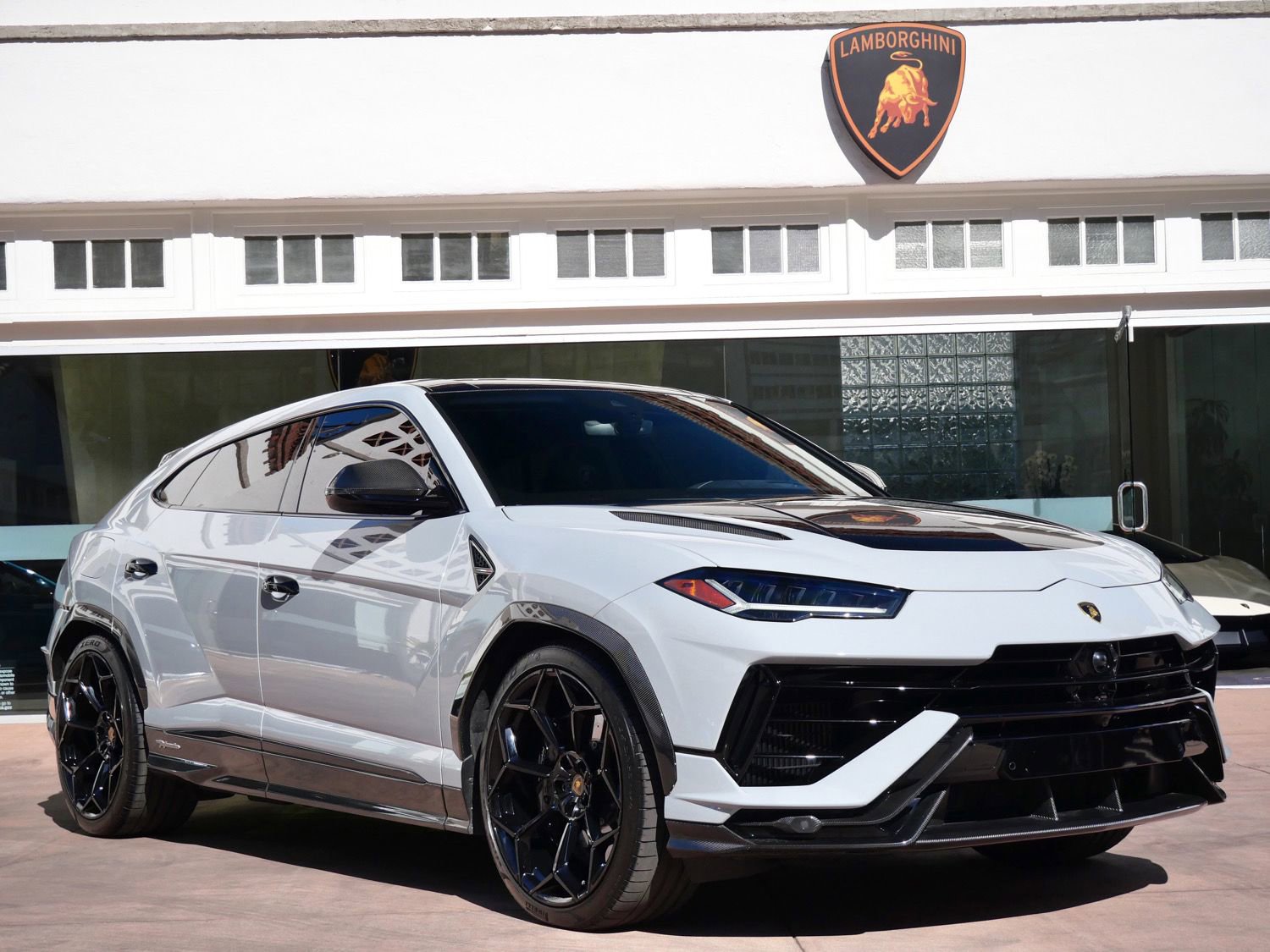 Used 2024 Lamborghini Urus Performante image 1