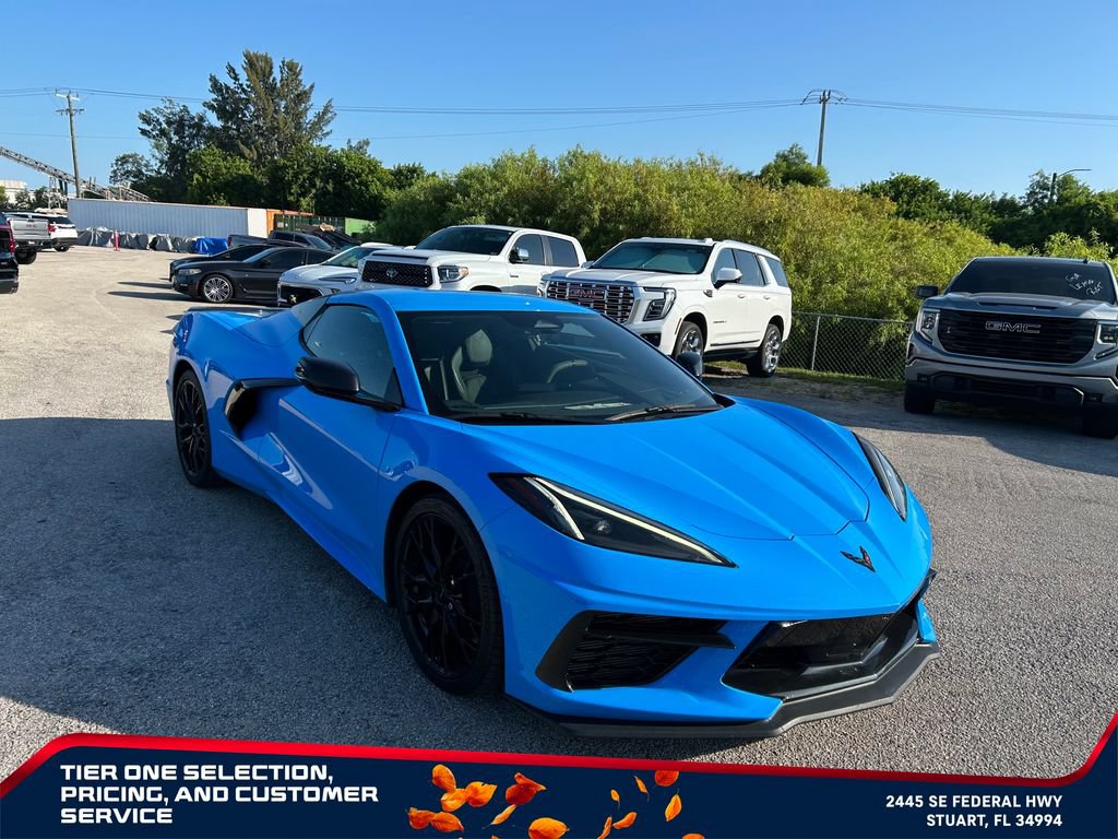 Used 2025 Chevrolet Corvette Stingray Convertible w/ 1LT RWD image 3