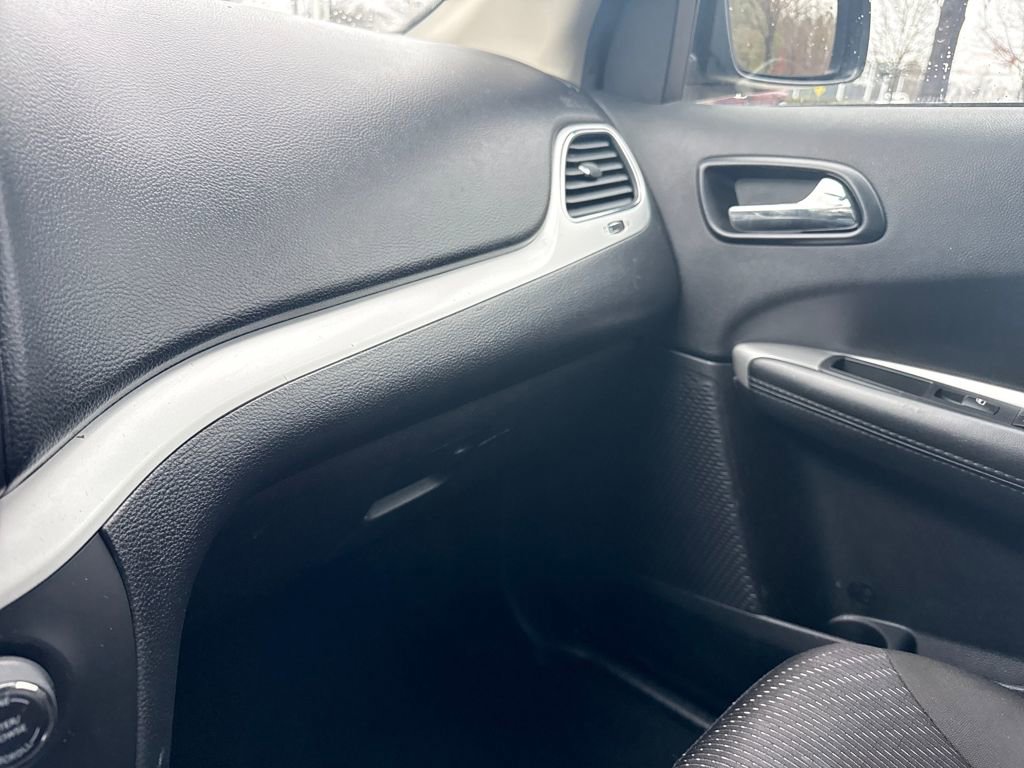 Used 2019 Dodge Journey SE w/ Blacktop Package image 24