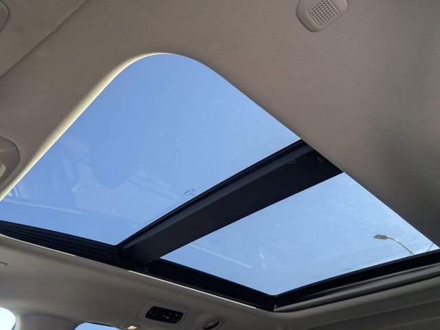 Used 2024 Chrysler Pacifica Limited image 28