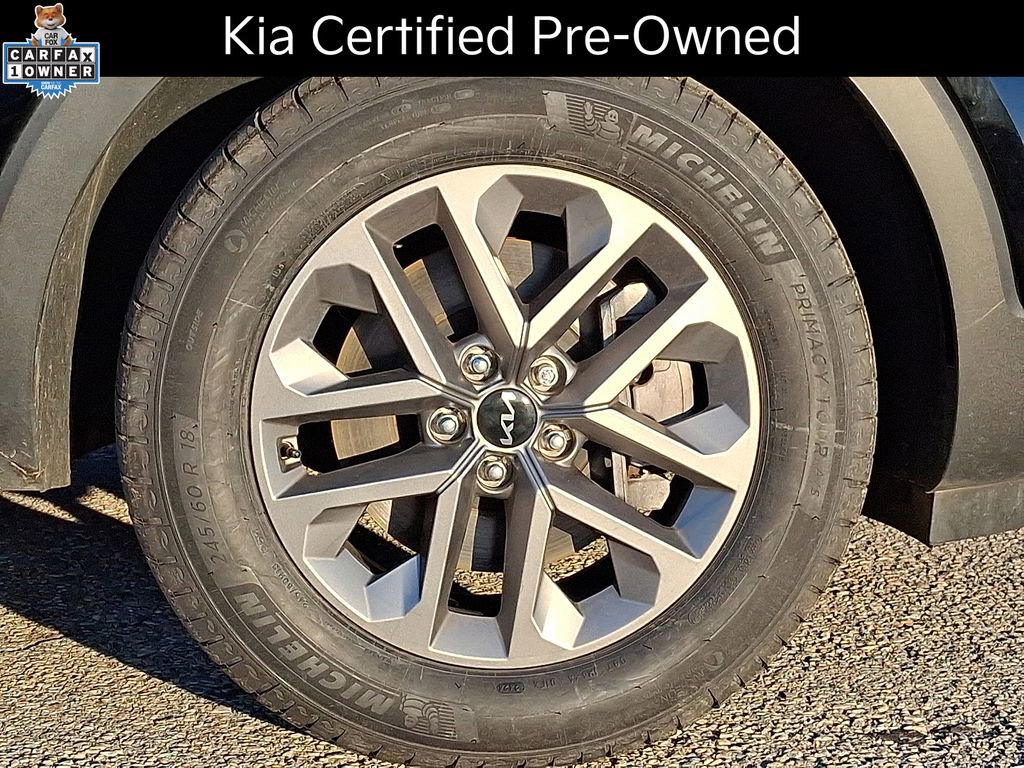 Certified 2023 Kia Telluride LX image 9