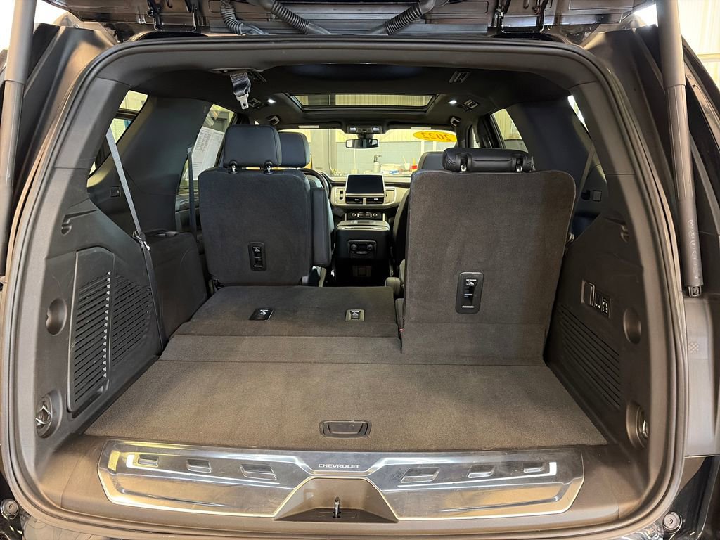 Used 2022 Chevrolet Tahoe Z71 w/ Luxury Package AWD/4WD image 14