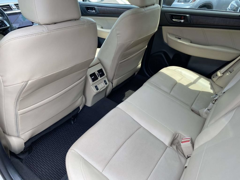 Used 2019 Subaru Outback 2.5i Limited AWD/4WD image 11