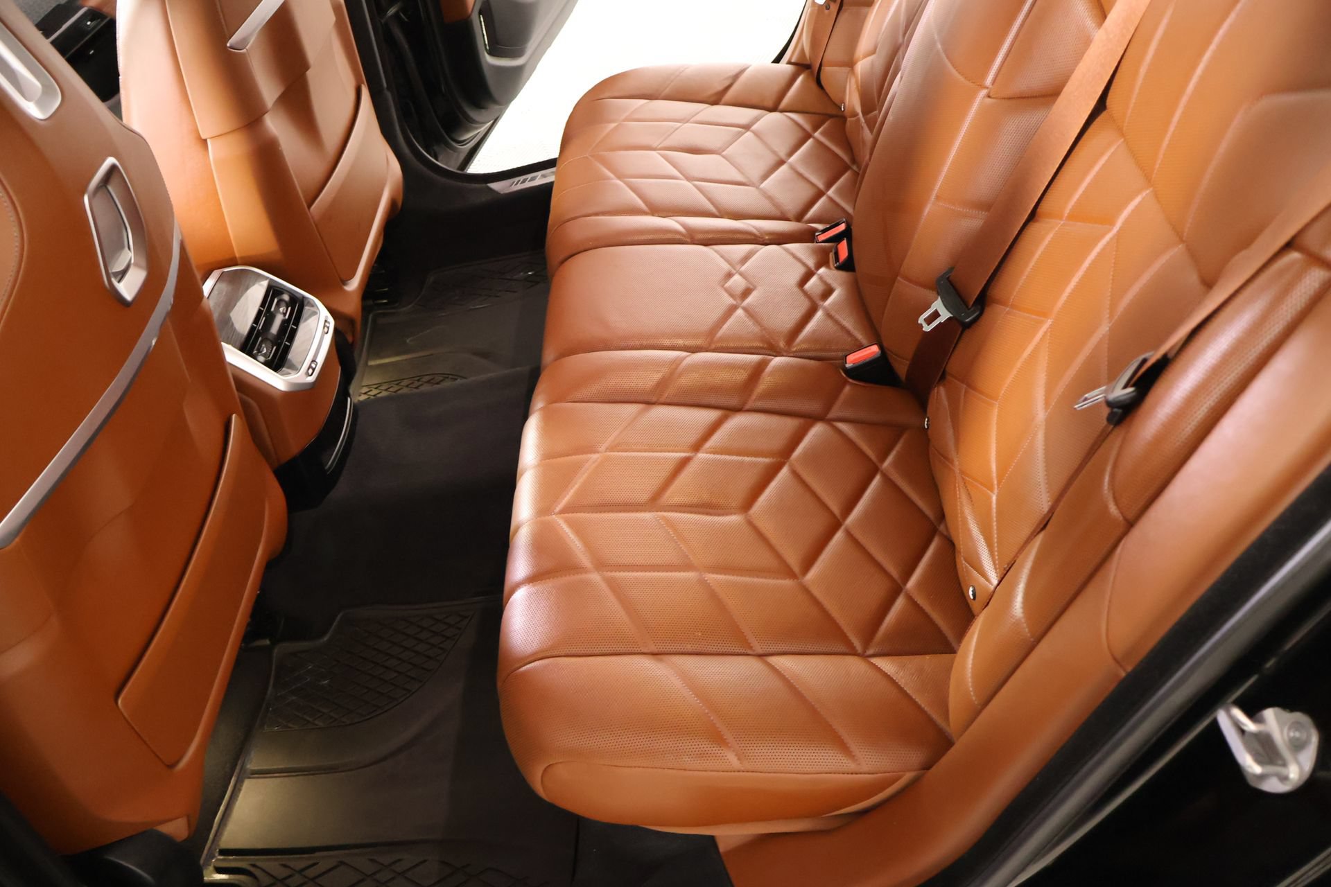 Used 2023 BMW 760i xDrive w/ Luxury Rear Seating Package AWD/4WD image 13