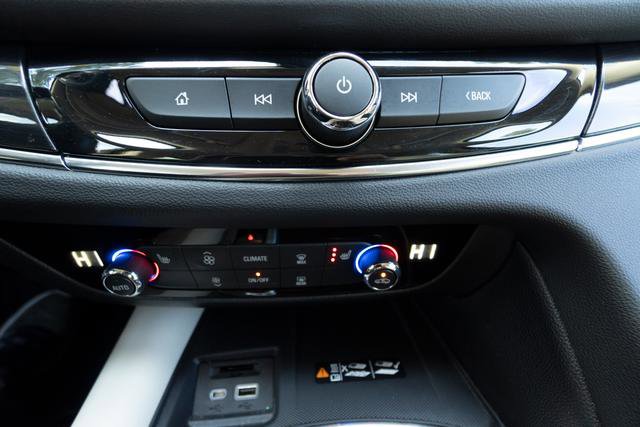 Used 2024 Buick Enclave Essence w/ Sport Touring Edition image 21