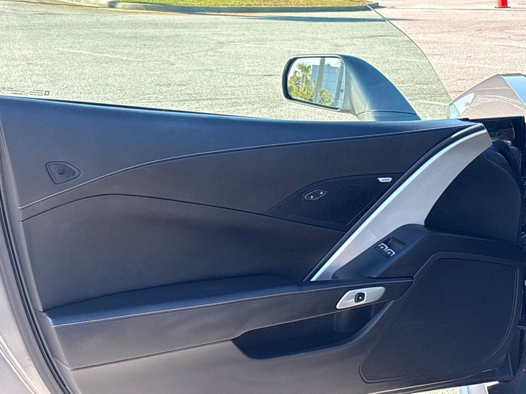 Used 2015 Chevrolet Corvette Stingray Coupe RWD image 19