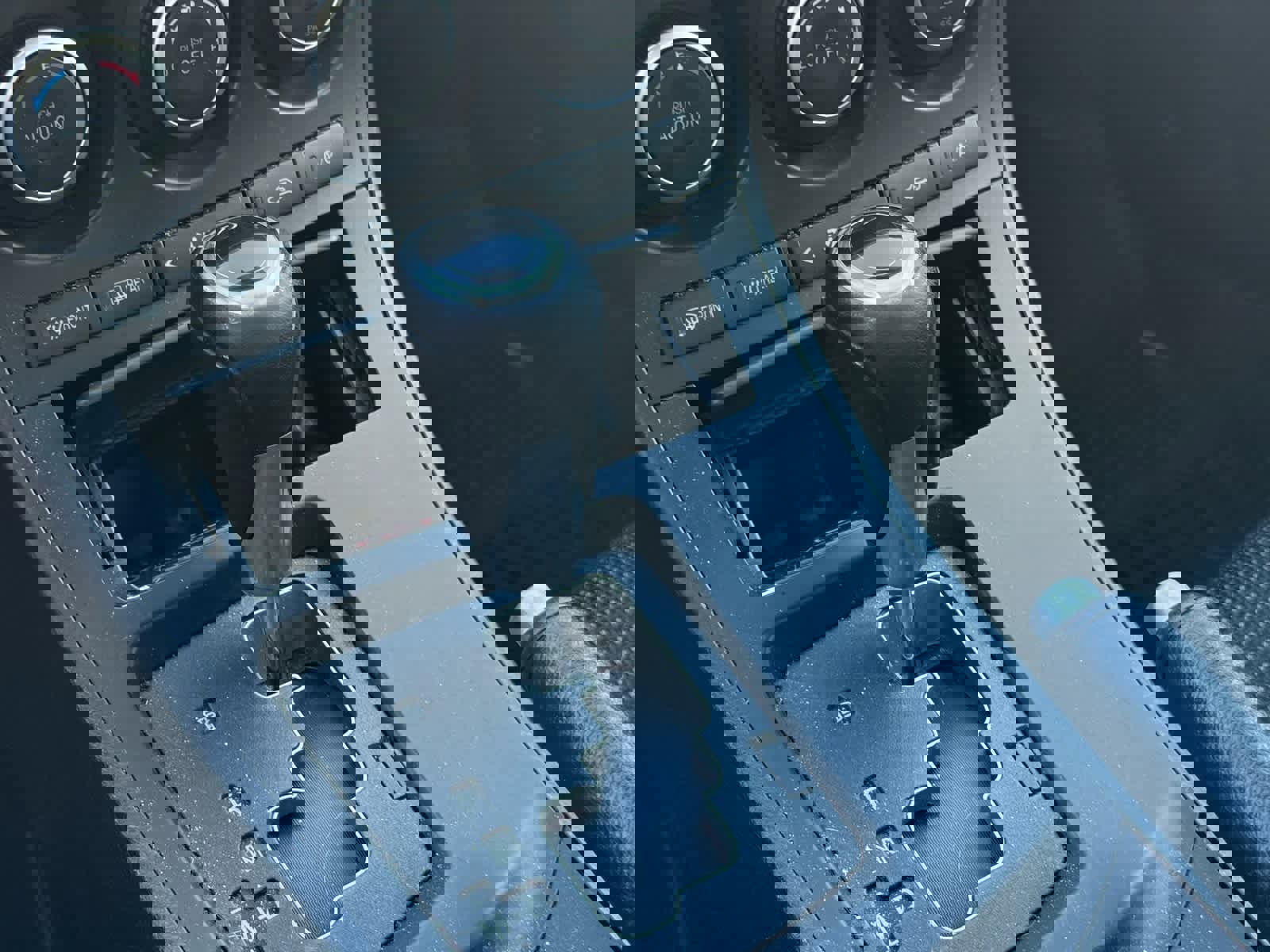 Used 2013 MAZDA MAZDA3 i Touring image 11