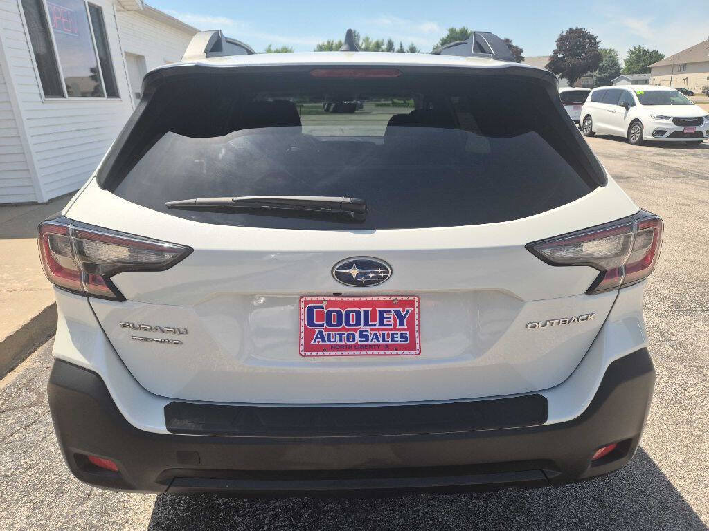 Used 2023 Subaru Outback Premium w/ Popular Package #1 AWD/4WD image 4