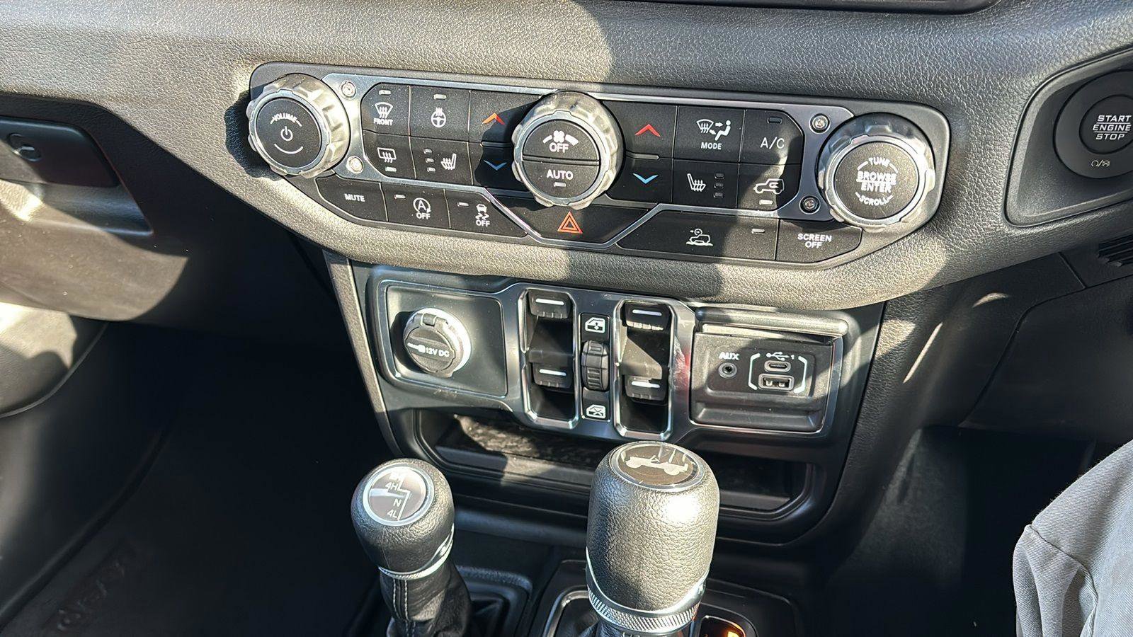 Used 2024 Jeep Wrangler Unlimited Sport w/ Convenience Group image 17