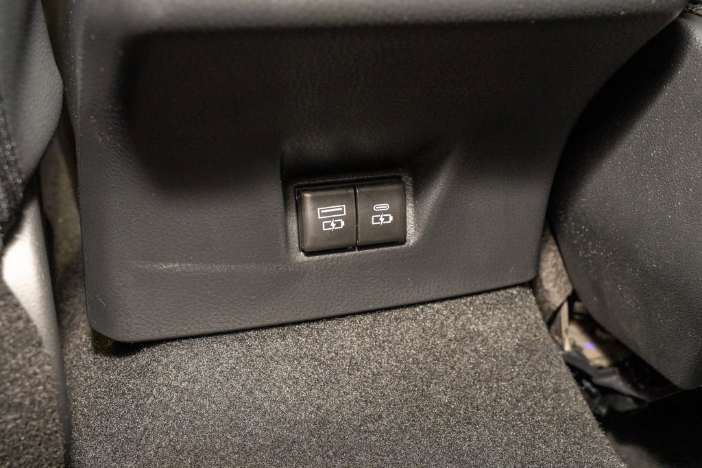 Used 2025 Toyota Camry XSE image 7