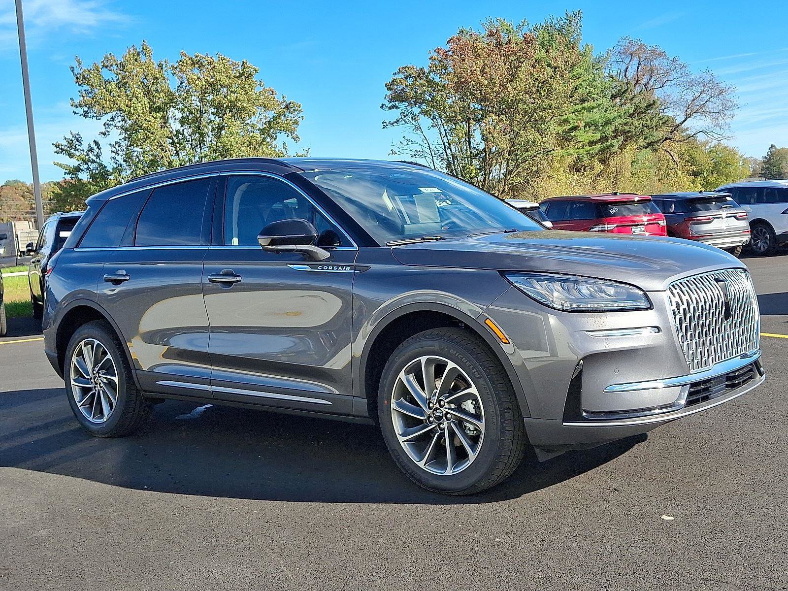 New 2026 Lincoln Corsair Premiere image 2