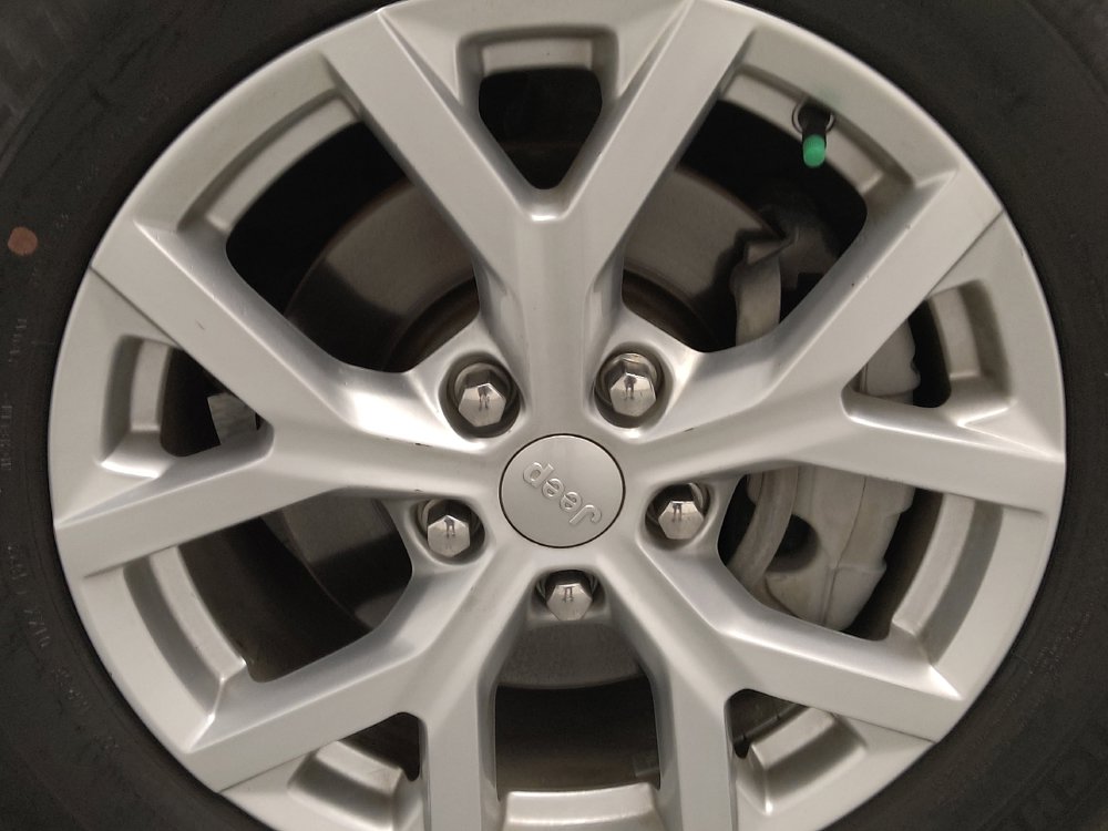 Used 2023 Jeep Grand Cherokee Limited RWD image 31